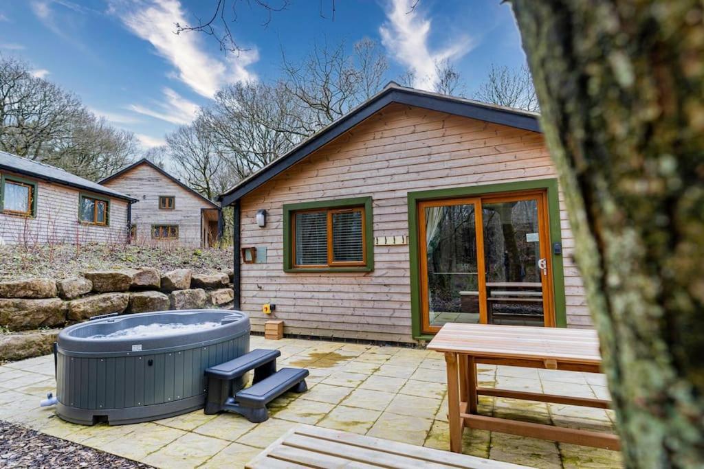 Padley; Woodland Lodge With Hot Tub For 2-4 In The Staffordshire Moorlands Oakamoor Esterno foto