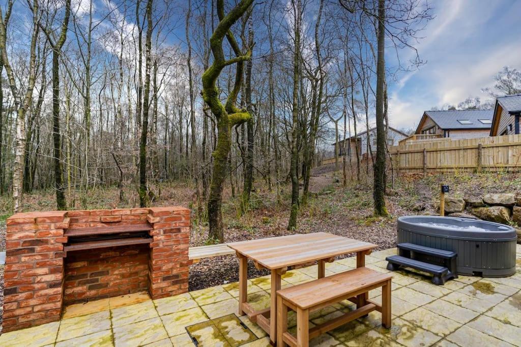 Padley; Woodland Lodge With Hot Tub For 2-4 In The Staffordshire Moorlands Oakamoor Esterno foto